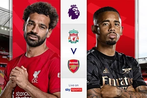 Liverpool (trái) tiếp đón Arsenal trong bối cảnh gặp nhiều khó khăn