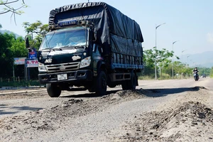 Tuyến đường ĐT638 TP Quy Nhơn - Canh Vinh hư hỏng ngày càng nghiêm trọng