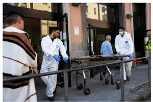 Lực lượng cứu hộ đã nhanh chóng được huy động tới hiện trường. Ảnh: REUTERS