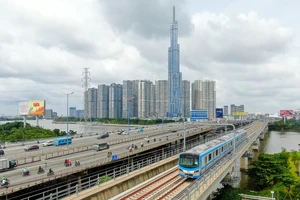 Tàu metro số 1 đang chạy thử nghiệm tuyến Bến Thành - Suối Tiên. Ảnh: HOÀNG HÙNG