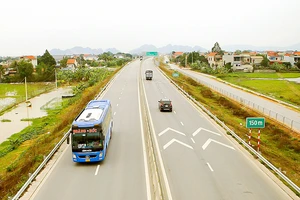 Đường về tết gần hơn - Bài 2: Đường lớn nối đến muôn nhà