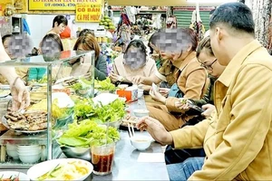 Đảm bảo an toàn thực phẩm mùa lễ hội