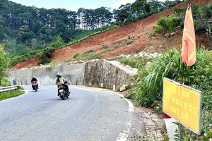 Miền Trung, Tây Nguyên ứng phó sạt lở mùa mưa bão - Bài 1: Nơm nớp sông cuốn, núi đè