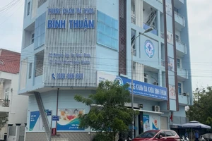 Thanh tra Sở Y tế Bình Thuận làm việc với phòng khám bị "tố" cắt bao quy đầu với giá "trên trời"