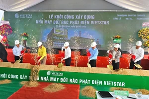 Quang cảnh lễ khởi công