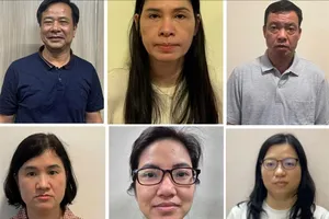Khởi tố 6 đối tượng ép người lao động chi tiền vượt định mức rồi chiếm đoạt