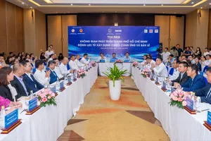 Quang cảnh buổi tọa đàm Không gian phát triển TPHCM - Động lực từ xây dựng chuỗi cung ứng và bán lẻ.