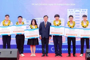 Chia sẻ gánh nặng học phí đại học