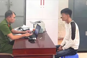 Công an làm việc với thanh niên hành hung thai phụ 