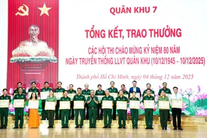 Quân khu 7 trao thưởng 143 tập thể, cá nhân xuất sắc