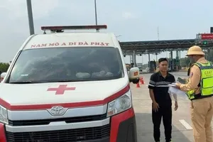 Xử lý nghiêm xe cứu thương vi phạm trên đường cao tốc TPHCM – Cần Thơ