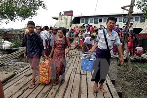Evacuation in Myanmar (Source: EPA/VNA)