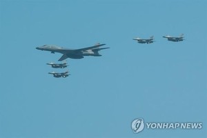 Two B-1B bombers hold nighttime drill against N. Korea