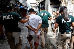 Philippine President Rodrigo Duterte is likely to put the Philippine National Police (PNP) in charge of the drug war again instead of the Philippines Drug Enforcement Agency (PDEA). (Photo: EPA/VNA)