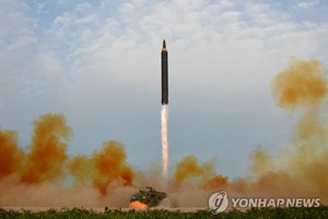 North Korea fires a Hwasong-12 ballistic missile on Sept. 15, 2017, in this file photo. (Yonhap)