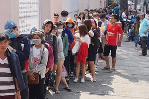 Fans queue up for U23 meeting tickets