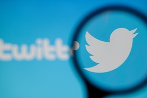Twitter urges users to change ’unmasked’ passwords 