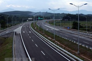 A section of Nội Bài-Lào Cai Expressway. Many shortcomings in State policies affect development of BOT projects, experts say. – VNA/VNS Photo Huy Hùng