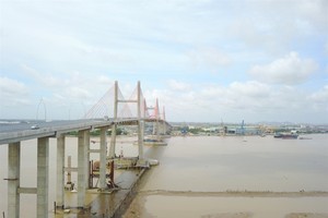 Collection of toll fees on Bach Dang Bridge started