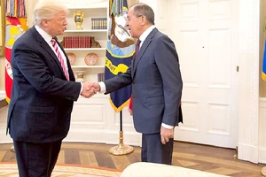 Tổng thống Mỹ Donald Trump gặp Ngoại trưởng Sergey Lavrov tại Phòng Bầu dục ở Nhà Trắng