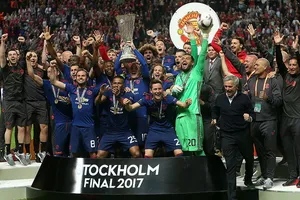 Các cầu thủ Manchester United hân hoan với danh hiệu vô địch Europa League 2017. Ảnh: Daily Mail