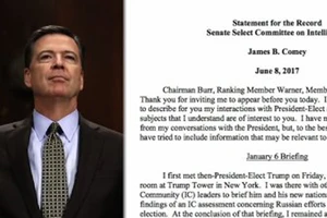 Cựu Giám đốc Cục Điều tra Liên bang Mỹ (FBI) James Comey cho biết trong văn bản điều trần rằng Tổng thống Donad Trump đã yêu cầu ông ngưng điều tra cựu Cố vấn An ninh Quốc gia Michael Flynn. Ảnh AP