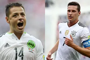 Javier Hernandez (Mexico) (trái) và Julian Draxler (Đức)