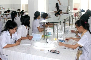 Sinh viên Trường Đại học Y Dược Cần Thơ trong giờ học