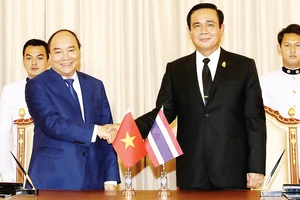 Thủ tướng Thái Lan Prayut Chan-o-cha đón và hội đàm với Thủ tướng Nguyễn Xuân Phúc sang thăm chính thức Vương quốc Thái Lan