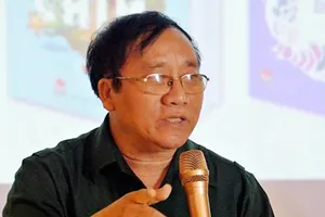 Khen “cho chúng nó chết”