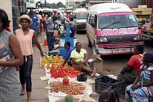 Zimbabwe muốn dẹp tình trạng chiếm vỉa hè 