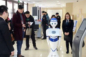 Robot hỗ trợ pháp lý tại toà án