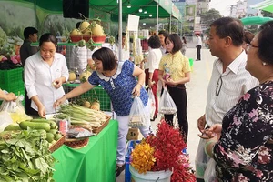 Thêm một chợ phiên nông sản an toàn cho người tiêu dùng