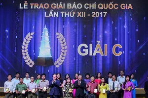 Lễ trao giải Báo chí Quốc gia lần thứ XII - năm 2017. Ảnh: VIETNAMPLUS. VN