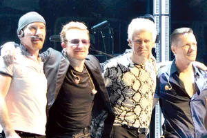 U2 hủy diễn ở Berlin (Đức) vì Bono mất giọng
