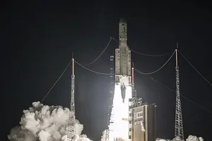 Ariane 5 thực hiện vụ phóng thứ 100