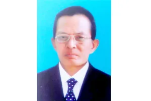 Nhà báo Trần Hoàng