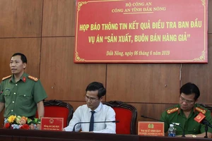 Quang cảnh buổi họp báo