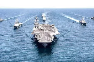 Tàu sân bay USS Abraham Lincoln của Mỹ hoạt động ở Trung Đông. Ảnh: Reuters