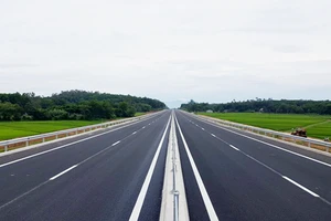 Gần 600.000 tỷ đồng đầu tư giao thông miền Trung - Tây Nguyên