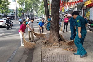 Quận 10 ra quân ngày Chủ nhật xanh