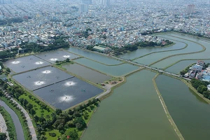 Một góc hồ xử lý nước thải Nhà máy Xử lý nước thải sinh hoạt Bình Hưng Hòa. Ảnh: CAO THĂNG