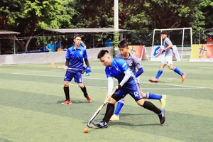 Tập luyện môn hockey ở TPHCM. Ảnh: PHÚC NGUYỄN