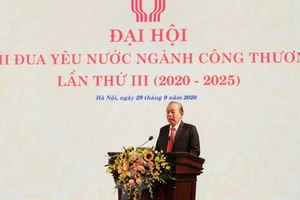 Phó Thủ tướng Trương Hòa Bình phát biểu tại Đại hội thi đua yêu nước ngành công thương. Ảnh: Đức Duy/Vietnam+