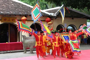 Một hoạt cảnh trong lễ giỗ bà Thứ phi Hoàng Phi Yến tại An Sơn miếu (huyện Côn Đảo, tỉnh Bà Rịa - Vũng Tàu). Ảnh: MINH KHUÊ