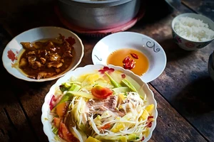 Bữa cơm quê nhà đậm đà vị canh chua