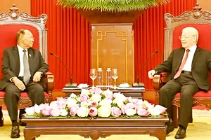 Tổng Bí thư Nguyễn Phú Trọng tiếp Chủ tịch danh dự Đảng Nhân dân Campuchia (CPP), Chủ tịch Quốc hội Vương quốc Campuchia Samdech Heng Samrin. Ảnh: VIẾT CHUNG