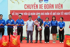 Chung tay lo tết cho sinh viên khó khăn