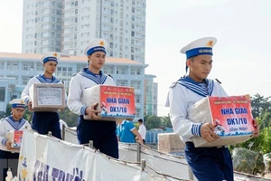 Hai đoàn công tác kết thúc chuyến thăm, chúc tết cán bộ, chiến sĩ nhà giàn DK1