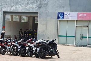 Lực lượng chức năng tại chung cư